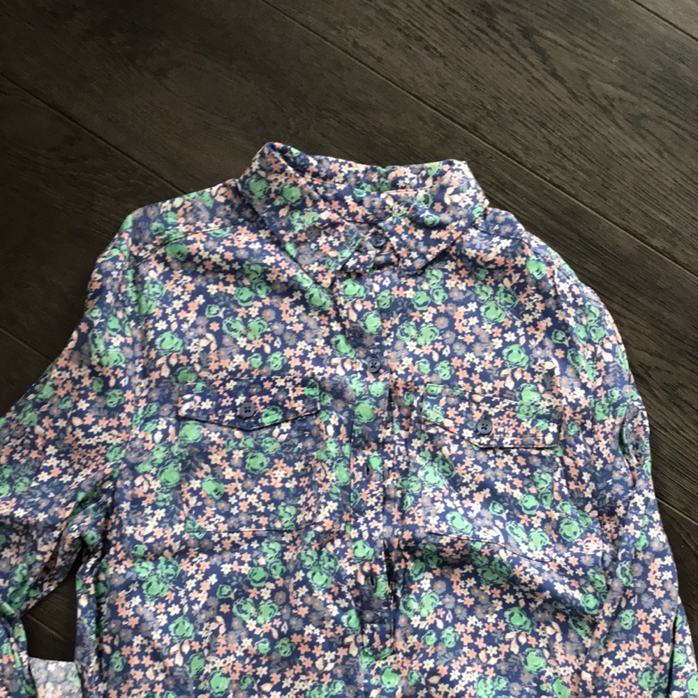 #29 Cute shirt - Picture 2 of 3